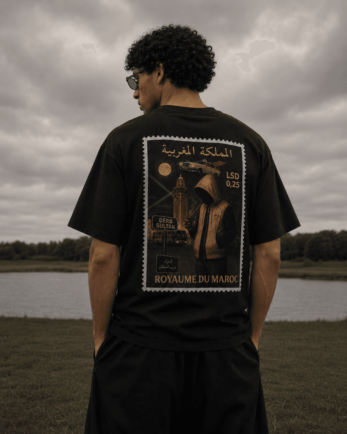 Modèle portant le Casablanca T-shirt noir Life So Dope