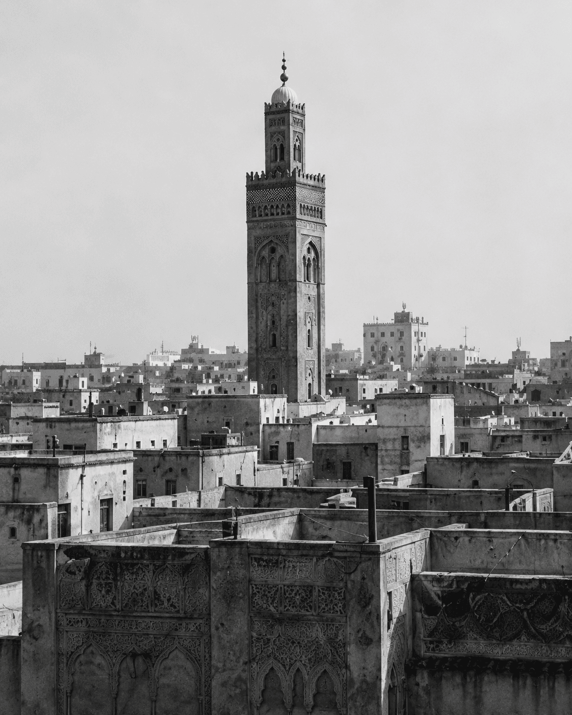 Minaret et ville de Casablanca